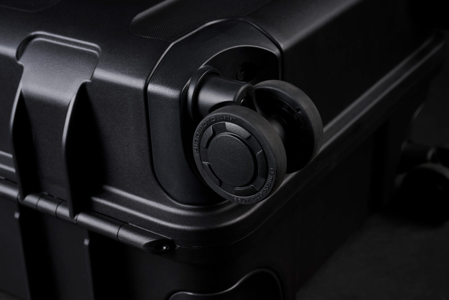 ATX 22" Carry-On Hard-Sided Luggage